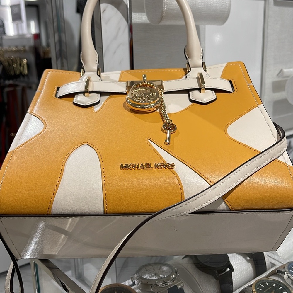 MICHAEL KORS Hamilton Small Two-Tone Satchel
COLOR GOLDEN ROD MULTI
NWT - Picture 8 of 16